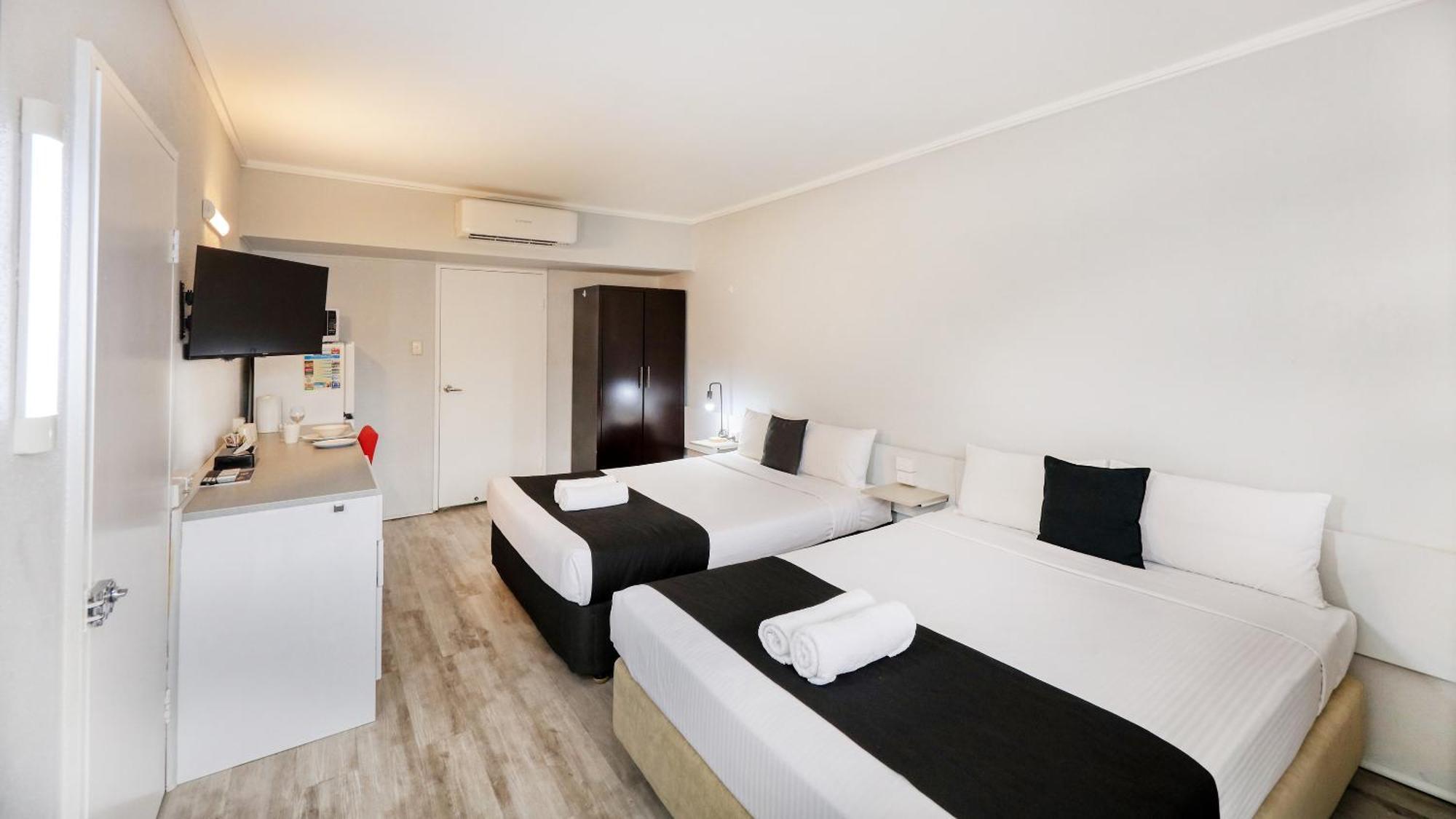 Tropical Gateway Motor Inn Rockhampton Bagian luar foto