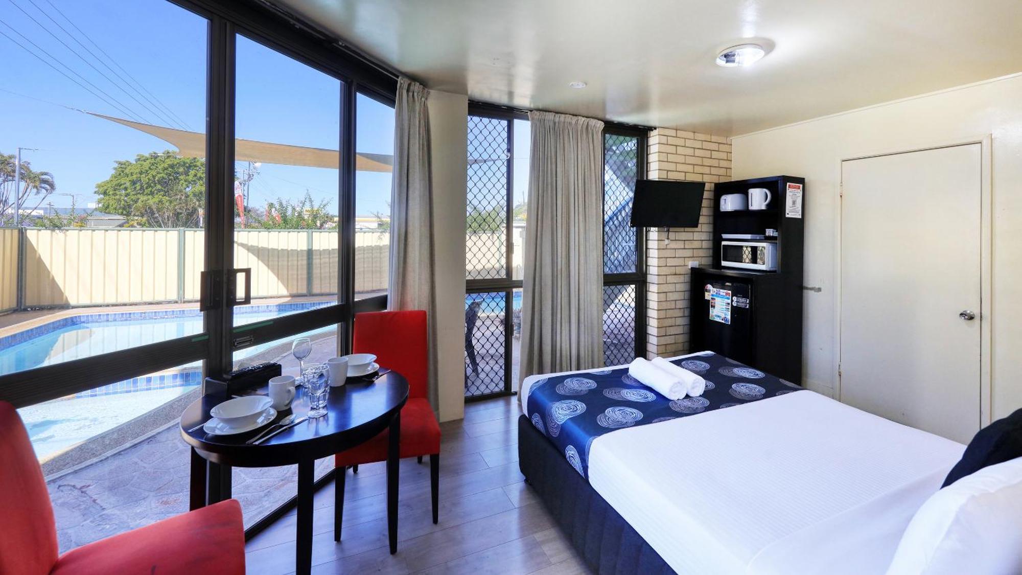 Tropical Gateway Motor Inn Rockhampton Bagian luar foto