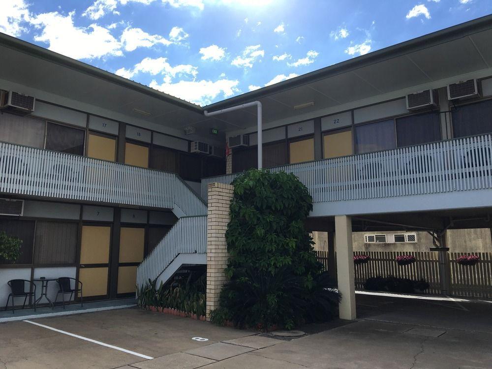 Tropical Gateway Motor Inn Rockhampton Bagian luar foto